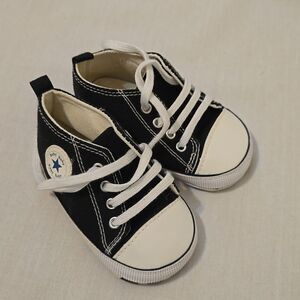 - Unisex Baby Canvas Sneaker Soft Sole Infant First Walkers Crib Shoe size 3
